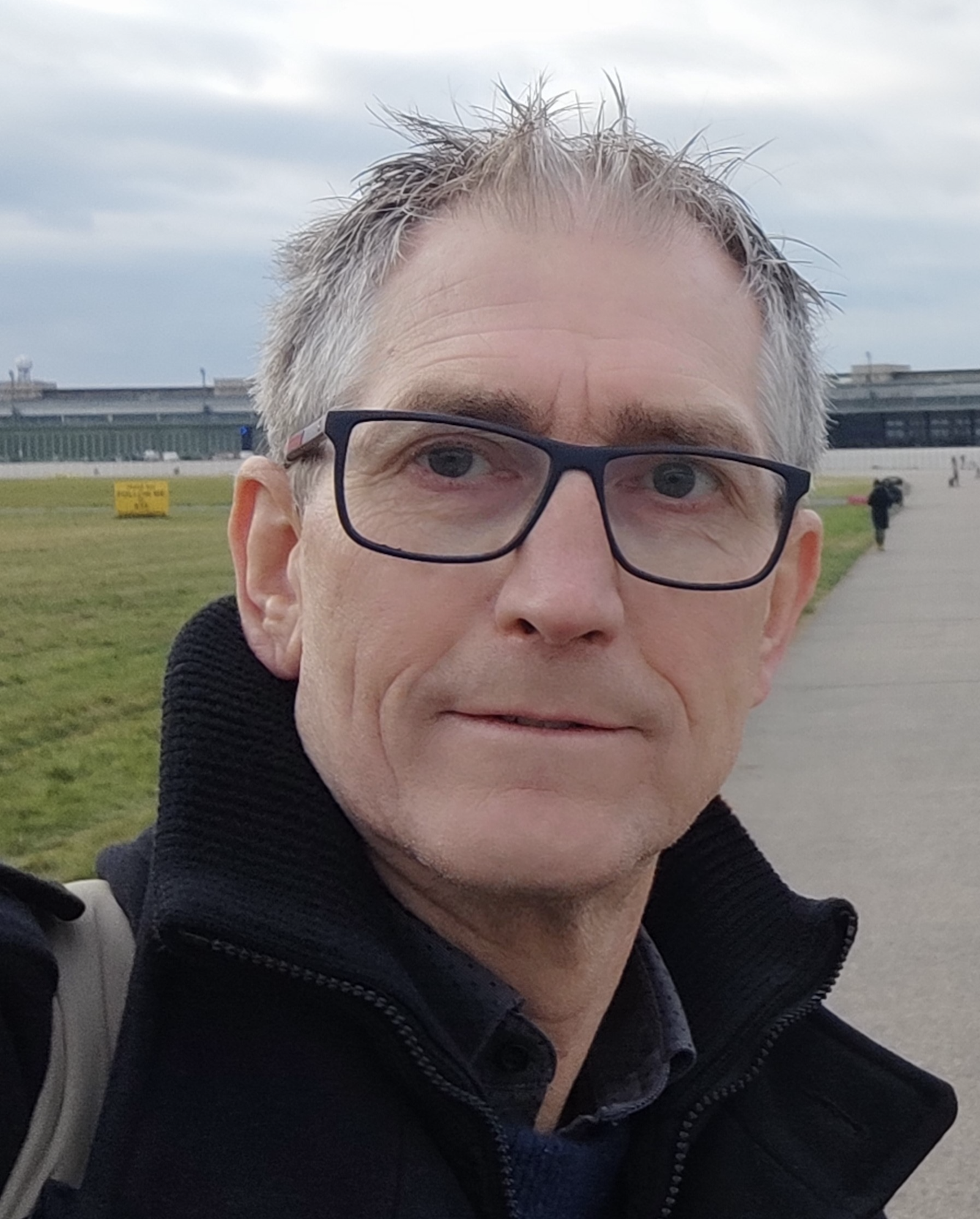 Dr. Jos Bijman